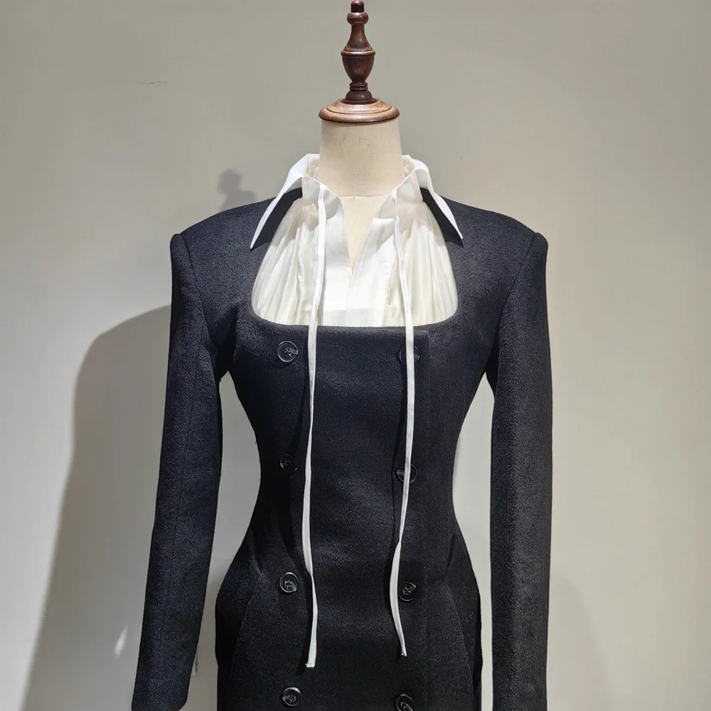 The Poet Blouse in White - Picture 5 of 11